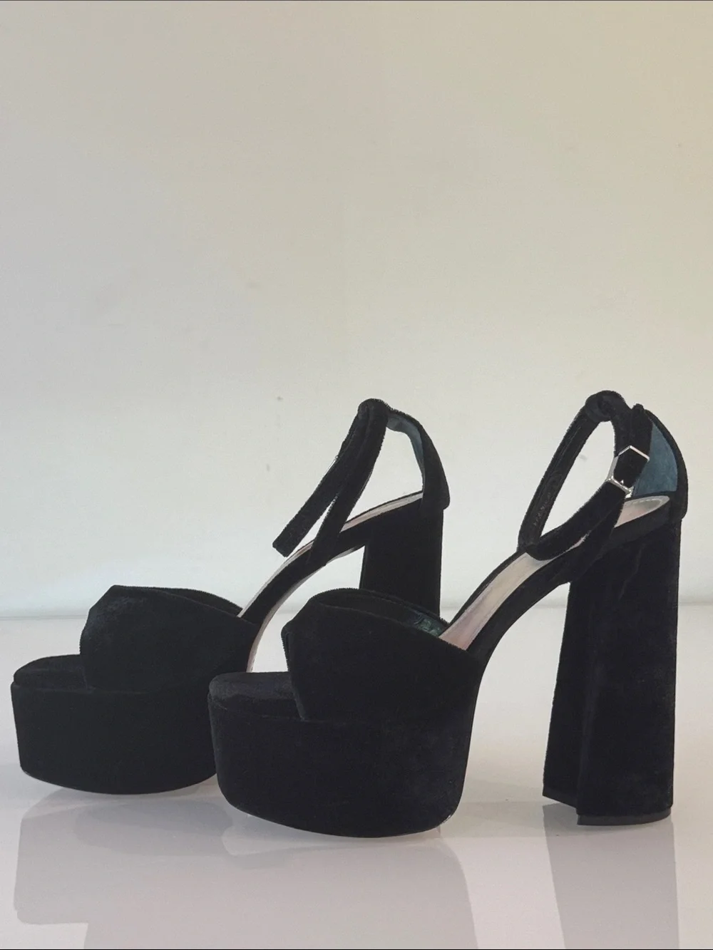 SCHUTZ Ariya Platform Sandal Black Velvet Size 7